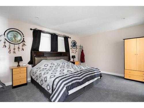 224 Beaverlodge Close, Fort Mcmurray, AB - Indoor Photo Showing Bedroom