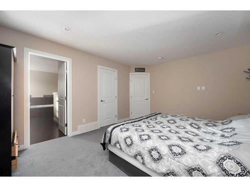 224 Beaverlodge Close, Fort Mcmurray, AB - Indoor Photo Showing Bedroom