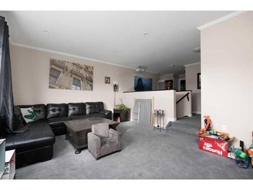 224 Beaverlodge Close, Fort Mcmurray, AB - Indoor Photo Showing Living Room