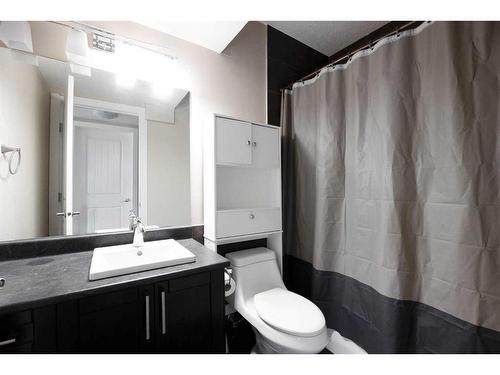 224 Beaverlodge Close, Fort Mcmurray, AB - Indoor Photo Showing Bathroom