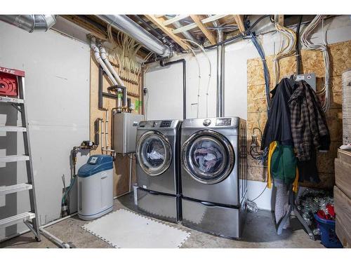 224 Beaverlodge Close, Fort Mcmurray, AB - Indoor Photo Showing Laundry Room