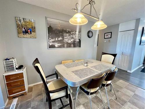 32 Lakeview Crescent, Lac La Biche, AB - Indoor Photo Showing Dining Room