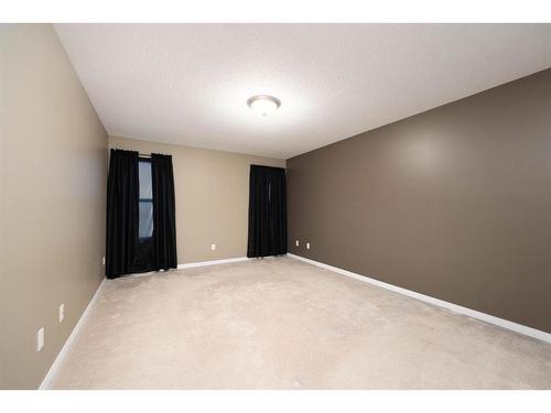 130 Paris Bay, Fort Mcmurray, AB - Indoor Photo Showing Other Room