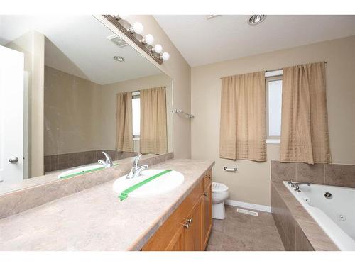 130 Paris Bay, Fort Mcmurray, AB - Indoor Photo Showing Bathroom