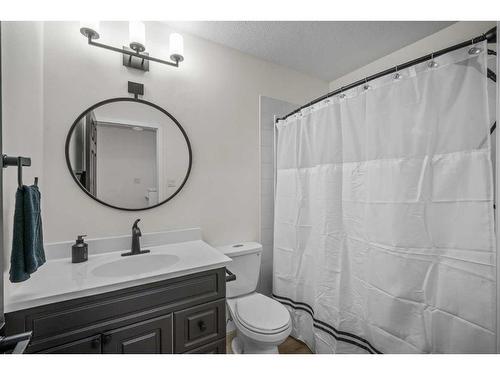 4103-200 Lougheed Drive, Fort Mcmurray, AB - Indoor Photo Showing Bathroom