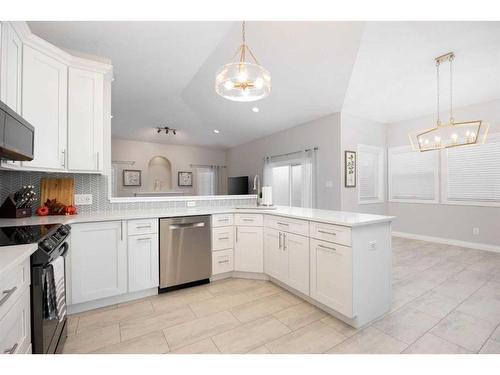 315 Berard Crescent, Fort Mcmurray, AB - Indoor Photo Showing Kitchen