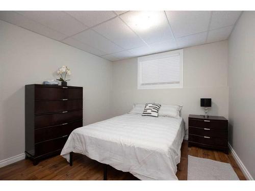 315 Berard Crescent, Fort Mcmurray, AB - Indoor Photo Showing Bedroom