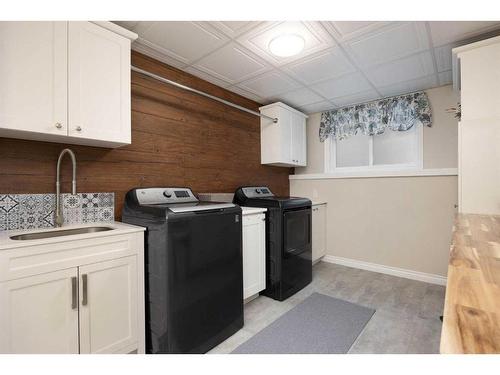 315 Berard Crescent, Fort Mcmurray, AB - Indoor Photo Showing Laundry Room