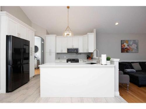 315 Berard Crescent, Fort Mcmurray, AB - Indoor Photo Showing Kitchen