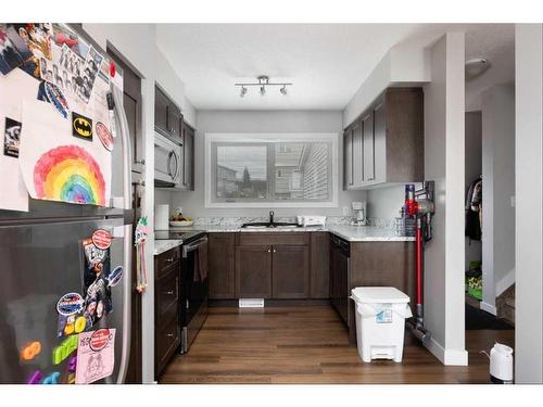 147 Alderwood Drive, Fort Mcmurray, AB - Indoor Photo Showing Kitchen