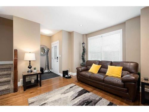 107 Sandpiper Road, Fort Mcmurray, AB - Indoor Photo Showing Living Room