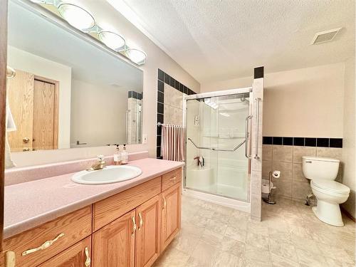 10012 102 Ave, Lac La Biche, AB - Indoor Photo Showing Bathroom