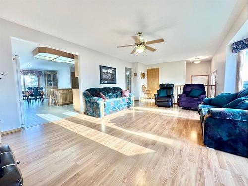 10012 102 Ave, Lac La Biche, AB - Indoor Photo Showing Living Room