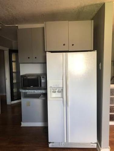 9111 100 St, Lac La Biche, AB - Indoor Photo Showing Kitchen