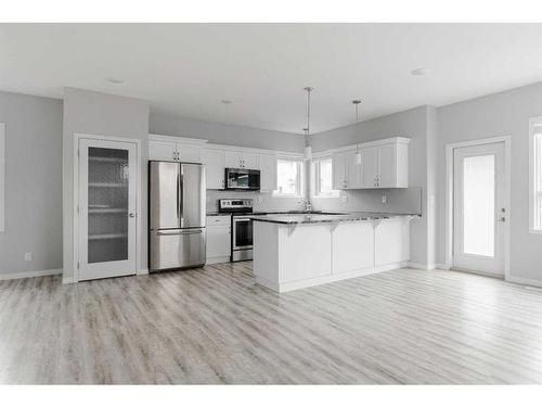 131 Athabasca Crescent, Fort Mcmurray, AB - Indoor Photo Showing Kitchen With Upgraded Kitchen