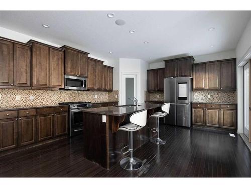 172 Gravelstone Way, Fort Mcmurray, AB - Indoor Photo Showing Kitchen With Upgraded Kitchen