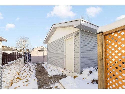 177 Cokerill Crescent, Fort Mcmurray, AB - Outdoor With Exterior