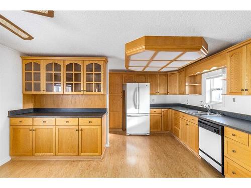 177 Cokerill Crescent, Fort Mcmurray, AB - Indoor Photo Showing Kitchen With Double Sink