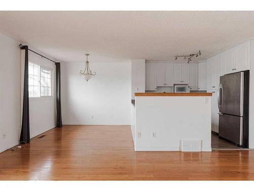 144 Signal Road, Fort Mcmurray, AB - Indoor Photo Showing Kitchen