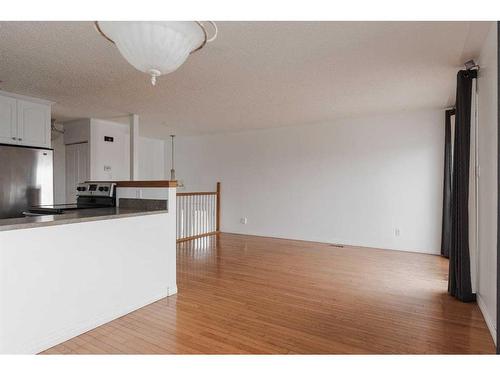 144 Signal Road, Fort Mcmurray, AB - Indoor Photo Showing Kitchen