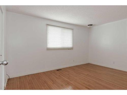 144 Signal Road, Fort Mcmurray, AB - Indoor Photo Showing Other Room