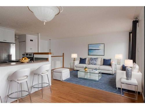 144 Signal Road, Fort Mcmurray, AB - Indoor Photo Showing Living Room