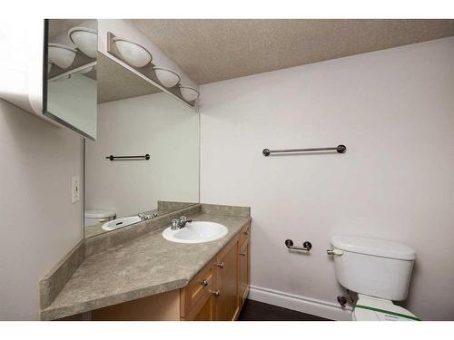 2206-38 Riedel Street, Fort Mcmurray, AB - Indoor Photo Showing Bathroom