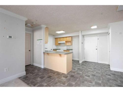 2206-38 Riedel Street, Fort Mcmurray, AB - Indoor Photo Showing Kitchen