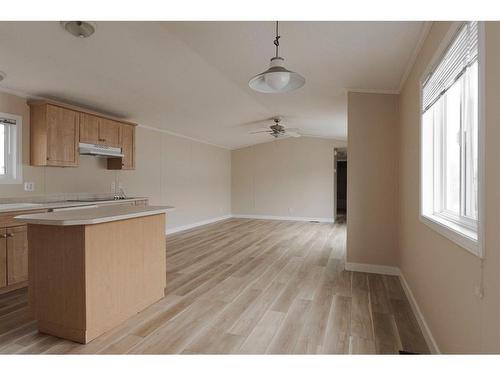 137 Clausen Crescent, Fort Mcmurray, AB - Indoor Photo Showing Kitchen