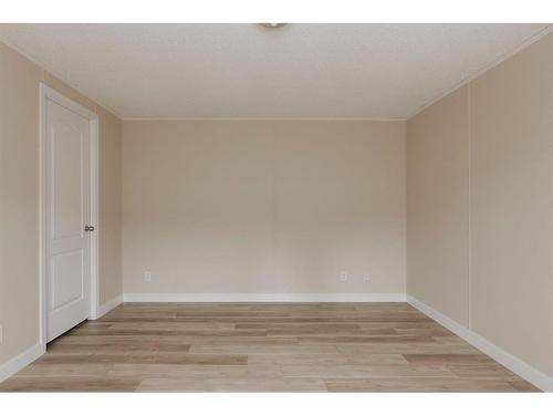 137 Clausen Crescent, Fort Mcmurray, AB - Indoor Photo Showing Other Room