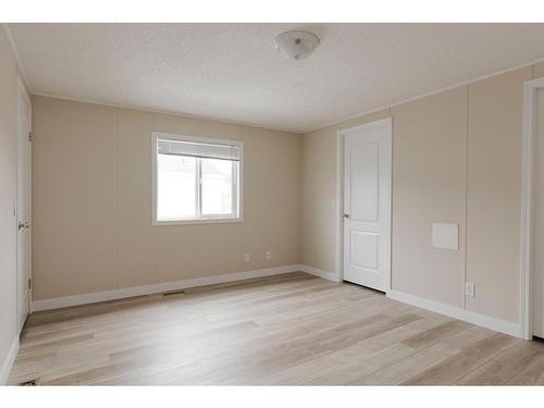 137 Clausen Crescent, Fort Mcmurray, AB - Indoor Photo Showing Other Room