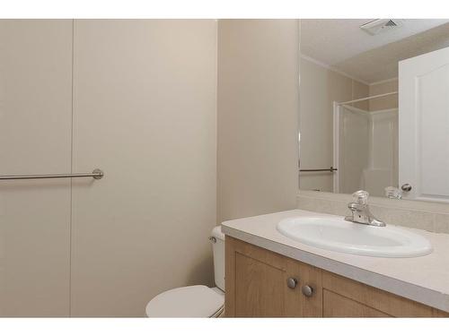 137 Clausen Crescent, Fort Mcmurray, AB - Indoor Photo Showing Bathroom