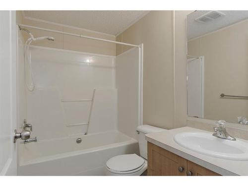 137 Clausen Crescent, Fort Mcmurray, AB - Indoor Photo Showing Bathroom