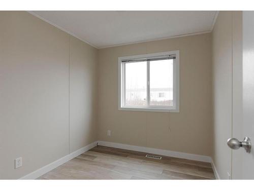 137 Clausen Crescent, Fort Mcmurray, AB - Indoor Photo Showing Other Room