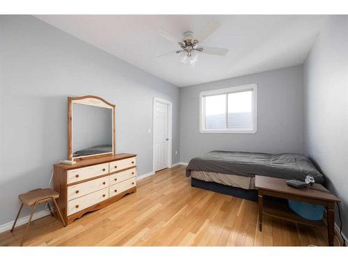 217 Crown Creek Lane, Fort Mcmurray, AB - Indoor Photo Showing Bedroom