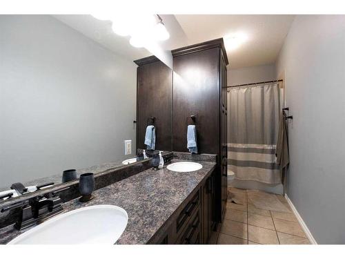 217 Crown Creek Lane, Fort Mcmurray, AB - Indoor Photo Showing Bathroom