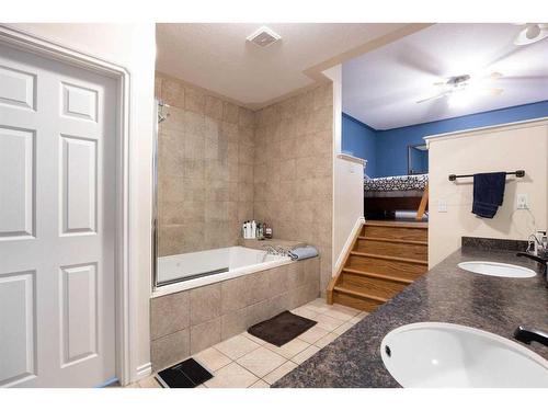 217 Crown Creek Lane, Fort Mcmurray, AB - Indoor Photo Showing Bathroom