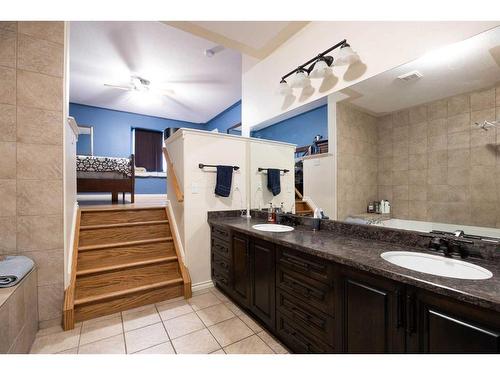 217 Crown Creek Lane, Fort Mcmurray, AB - Indoor Photo Showing Bathroom