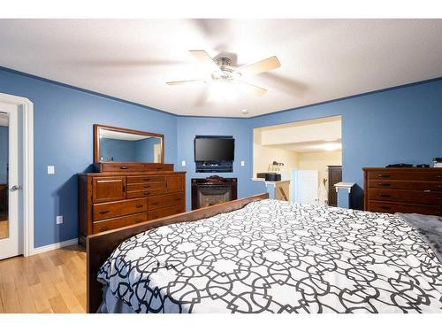 217 Crown Creek Lane, Fort Mcmurray, AB - Indoor Photo Showing Bedroom