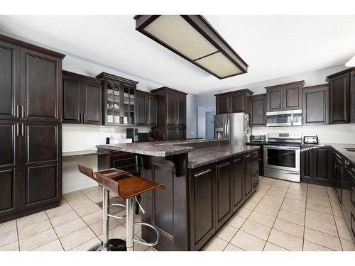 217 Crown Creek Lane, Fort Mcmurray, AB - Indoor Photo Showing Kitchen With Double Sink With Upgraded Kitchen