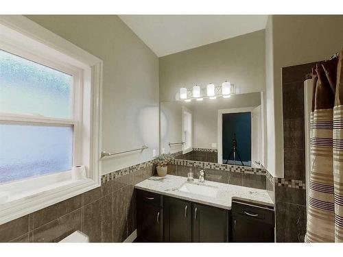 145 Stonecreek Landing, Fort Mcmurray, AB - Indoor Photo Showing Bathroom