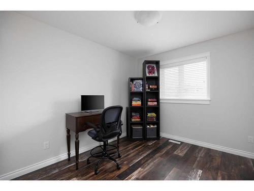 208 Siltstone Place, Fort Mcmurray, AB - Indoor Photo Showing Office