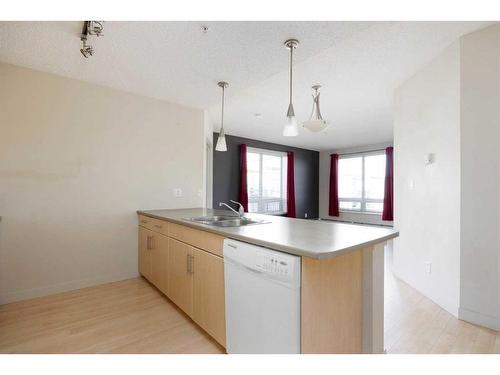 2614-135B Sandpiper Road, Fort Mcmurray, AB - Indoor Photo Showing Kitchen With Double Sink