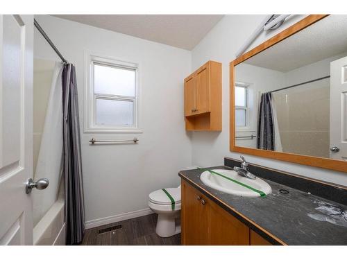 79 Powder Drive, Fort Mcmurray, AB - Indoor Photo Showing Bathroom