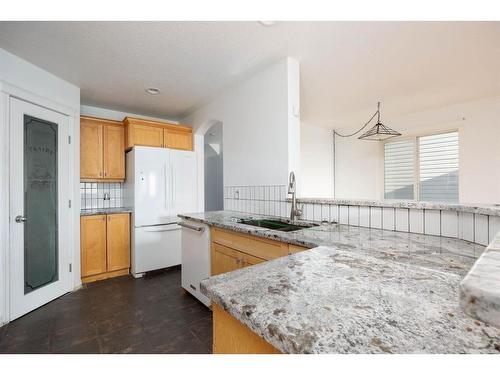 79 Powder Drive, Fort Mcmurray, AB - Indoor Photo Showing Kitchen