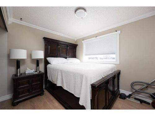 113 Goodwin Place, Fort Mcmurray, AB - Indoor Photo Showing Bedroom