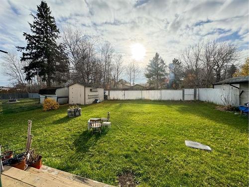 15 Birch Road, Fort Mcmurray, AB - Outdoor With Backyard