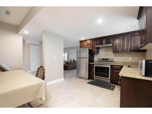 328 Killdeer Way, Fort Mcmurray, AB - Indoor Photo Showing Kitchen