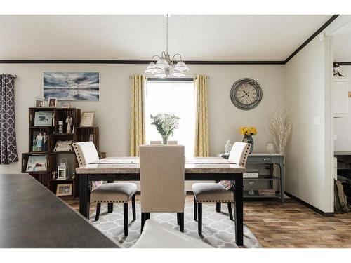 785 Beacon Hill Drive, Fort Mcmurray, AB - Indoor Photo Showing Dining Room