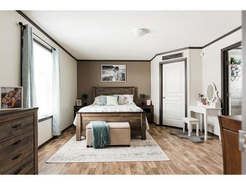 785 Beacon Hill Drive, Fort Mcmurray, AB - Indoor Photo Showing Bedroom